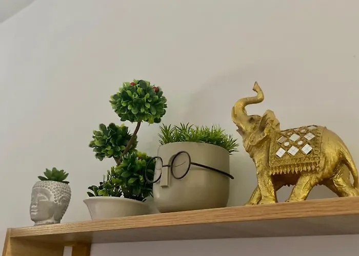 Purple Ultracentral Old Town Apartament